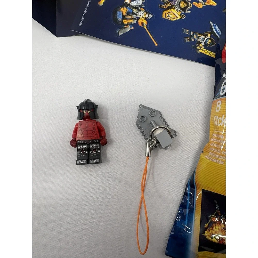 LEGO NEXO KNIGHTS 5004388 Nexo Knights Intro Pack Retired Set Open Polybag 2016